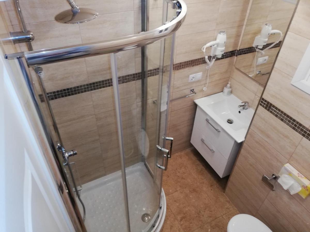 Residencia Compostela Bed & Breakfast Santiago de Compostela Ngoại thất bức ảnh